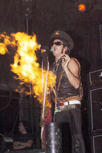 De esa manera La Laguna se sumó a la gira que los rockeros y la “niña nice” están haciendo por todo el país; momento que quedarán para siempre en las decenas de cámaras de video que fueron introducidas por algunos fans pese a la seguridad.