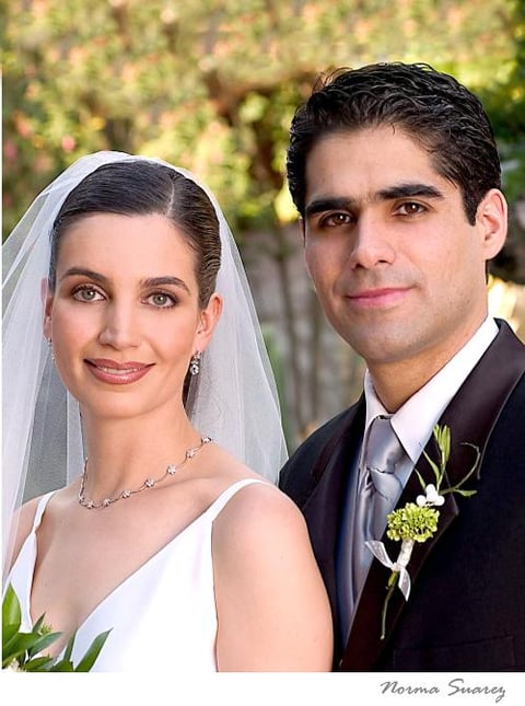 Sr. David Rangel Vallari y Srita. Alicia Estrada Murra recibieron la bendición nupcial el sábado 30 de abril de 2005.

Estudio: Norma Suárez