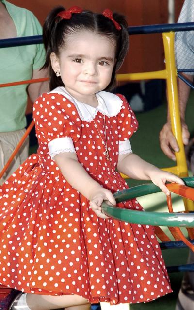 21 de julio 2005
Luisa Marcela Jardón Boone, captada en la fiesta de cumpleaños que le ofrecieron.