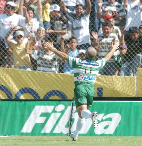 Rodrigo 'Pony' Ruiz anotó un gran gol, que de poco sirvió a los Guerreros puesto que al final cedió ante Pumas.

Empató a los 54 de tiempo corrido Rodrigo “Pony” Ruiz, con impecable derechazo que venció la estirada del arquero Sergio Bernal, al anidarla en el ángulo superior izquierdo. Cuatro minutos antes del silbatazo final, Cardetti firmó los tres puntos, al definir solo ante el arquero sustituto Pedro Hernández en fuera de lugar.