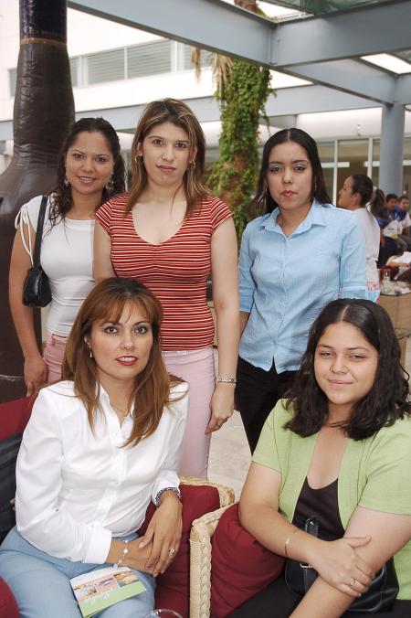 07 de agosto 2005
Delty Ramírez, Margarita del Carmen Aguilera, Patricia García, Saraí Reyes y Jaqueline Martínez..