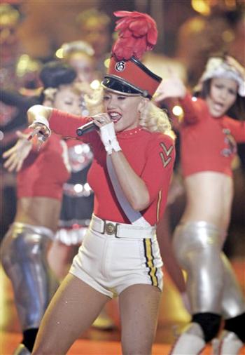 Gwen Stefani no sólo fue galardonada sino también actuó para los asistentes.