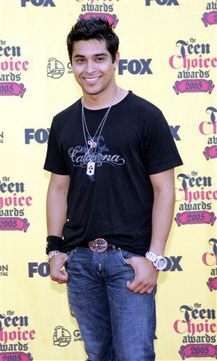 Una lluvia de estrellas cayó en Los Ángeles en lo que fue la entrega de los Teen Choice Awards 2005, celebrada en el Anfiteatro Universal. 

Aquí a su llegada Wilmer Valderrama.