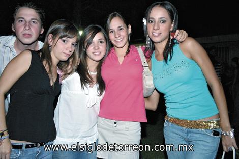 José Carlos Martínez, Brenda, Maripili Roel, Marcela Gutiérrez y Sofía Escalante