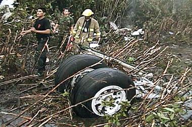 Por su parte, el portavoz oficial de la aerolínea Tans, Jorge Beleván, detalló que el número de sobrevivientes se mantiene en 57 después de que aparecieran algunos pasajeros que resultaron ilesos y se habían marchado a sus casas en medio de la confusión.