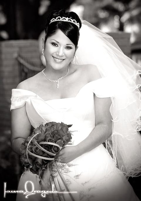 L.A.R.H. Betzaida Nayevi Argumedo Flores, el día de su enlace matrimonial con el Sr. José Milton Castañeda.


Estudio fotográfico: Laura Grageda