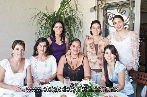 EN ESPERA DE SU BEBÉ
Silvia de Vantolra, Mayra Isabel Corral de González, Ale Sánchez de Zarzar, Gisela Fernández de Jáuregui, Liliana Rodríguez de Russek, Mayte Aguirre de Anaya y Eva Aranda de Ortiz