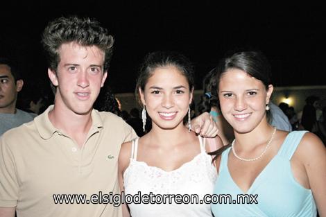 Kenneth Bello, Cecy Hernández y Diana Gallardo