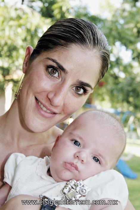Gaby Zarragoicoechea de Tricio y Diego Tricio