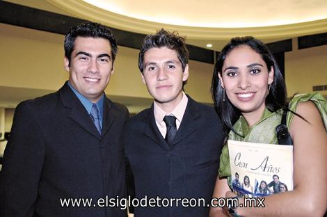 Efrén Ortiz, Jaime Castañeda y Daniela Vázquez