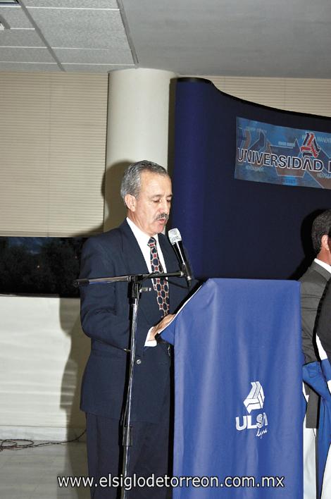 RECORRIDO SOCIAL
PRESENTAN INTERESANTE LIBRO
Felipe Pérez Gavilán Torres