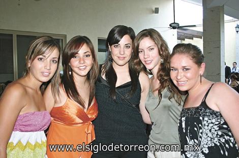 Ana Echávez, Dora Alicia Flores, Daniela Martínez, Ivette Cornú y Ángela Navarro