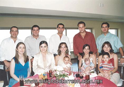 Beto Molina y Jaqui de Molina, Israel De Cayón Zamarrón y Mayra Dávila de De Cayón, Ramón Helguera y Lizette Aguiñaga de Helguera con Santiago Helguera Aguiñaga, Luis Genaro Torres Arenal y Ana Tere García de Torres con Luis Genaro Torres García, Francisco de Cayón Zamarrón y Patricia Mitre de De Cayón con Fernando De Cayón Mitre.