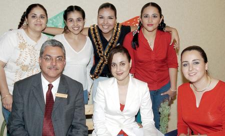 Gerardo Galindo, Lizeth Baltiérrez, Jéssica Ortiz, Lidia Gutiérrez, Claudia Ávila, Gabriela Alvarado y Daniela Martínez.