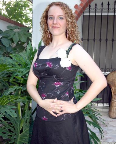 16 de septiembre 2005
 En su despedida de soltera, se captó a Isabel Gómez Arellano.