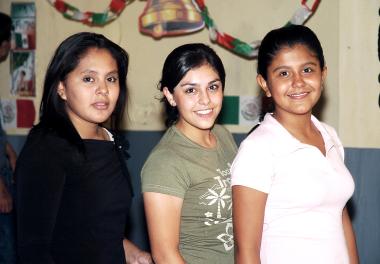 Paty Bernal, Cristy Treviño y Rebeca Bernal.