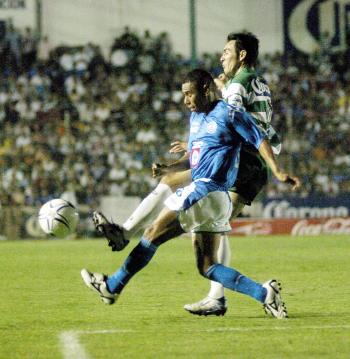 Loa azulinos lucharon de manera férrea al igual que los Guerreros que al final lograron imponerse de manera victoriosa.