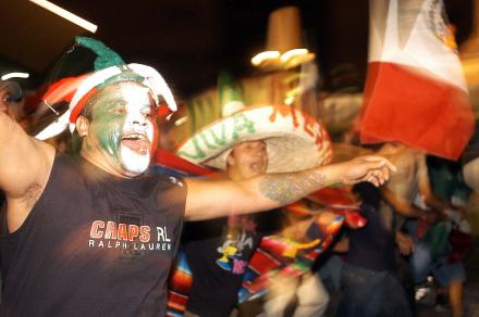 'Canta y no llores', es otro titular que dedica el diario La República en referencia al partido en el que México fue superior al  'Scratch', en referencia a Brasil.