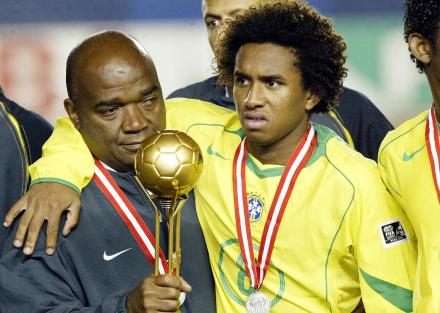 La prensa deportiva local reconoció que México 'mereció' vencer en la final del Mundial Sub-17 de futbol disputado en Perú donde derrotó en el último encuentro, con un contundente 3-0, a la selección brasileña.