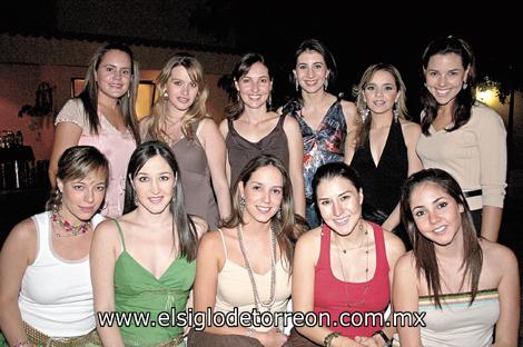 Brenda Baille de Villalobos, Karla Villarreal de Salazar, Mariana Martínez de Portilla, Sofía Papadópulos de Mijares, Alejandra Nahle de Mijares, Mónica Martínez de Villalobos, Isabel Cobo Boehringer, Vicky Ibargüengoytia de Murra, Adriana Plancarte Welsh, Any Godina de Mexsen y Dora Flores Palestino