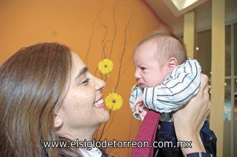 BIENVENIDO AL MUNDO
Amira Sabag de Bonilla con su hijo José Alfonso Bonilla Sabag