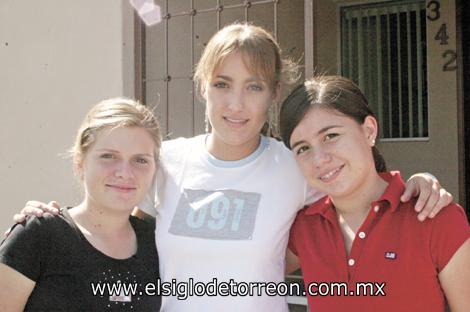 Velia, Ale y Ana