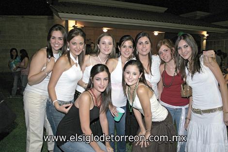 FIESTA MUY MEXICANA Estefanía Haro, Martha Godinez, Daniela Teele, Beatriz Arenal, Ana Karla Avellán, Nuri Quintero, Brenda Grageda, Mayela de la Garza y Tenssy Meléndez