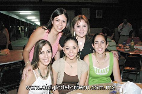 Susana Romero, Karla Gurrola, Mary Conchis Líen, Flavia Andian y Mafer del Bosque