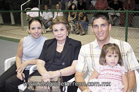 Alejandra L. de Russek, Chiquis A. de Lamberta, Fernando Russek y Paulina Russek