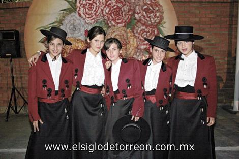 Paola González, Angela González, Mónica Pámanes, Analy García e Isabela González