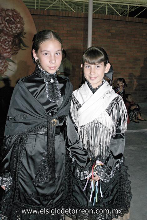 AL ESTILO ESPAÑOL
Daniela y Pily Jiménez de León