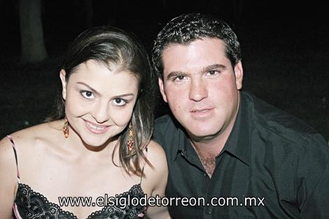 Mayra Dávila de De Cayón e Israel De Cayón Zamarrón