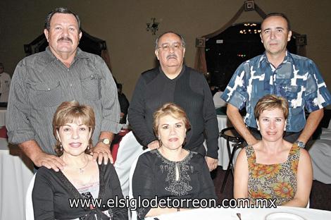 Gerardo y Mary Sifuentes, Roberto y Mayela Del Río y Ricardo y Gloria García