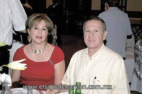Magaly Gámez y Arturo Gilio