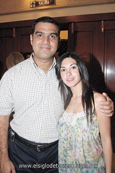 Carlos Anaya y Paola Garza