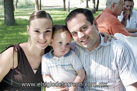 Rosario, Jorge y Jose Andrés Pérez Sirgo