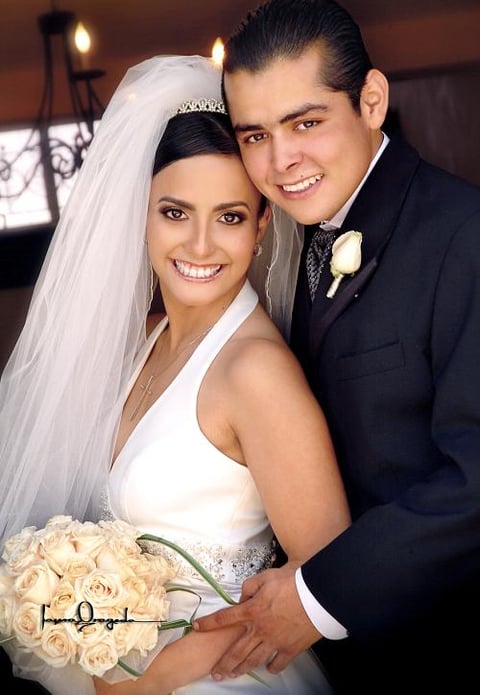 Ing. José Alejandro de León y C.P. Alejandra Canales de Santiago, contrajeron matrimonio el pasado tres de septiembre en la parroquia Los Ángeles.