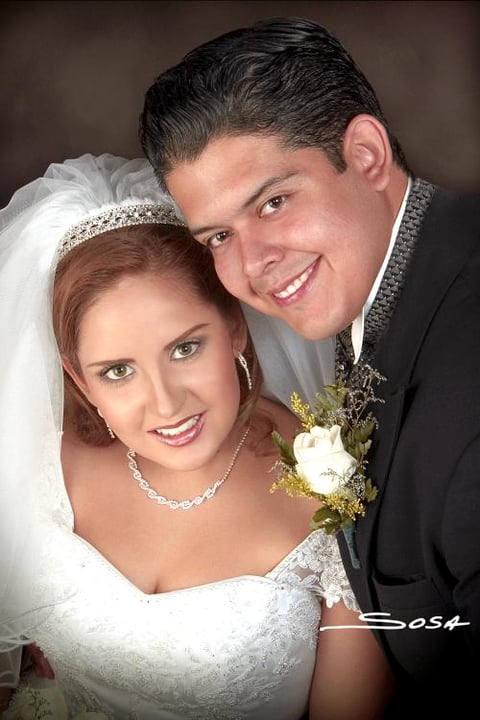 Sr. Marcos Olivia González y Srita. Vanessa Pérez Villezca unieron sus vidas en el sacramento del matrimonio en la parroquia de la Virgen de la Encarnación, el pasado 13 de agosto.