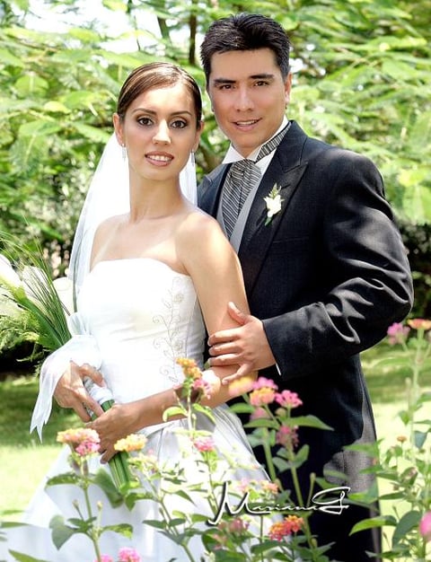 Sr. Martín Fernando Esquivel Sifuentes y Srita. Diana Fernández Lucero recibieron la bendición nupcial el pasado 27 de agosto.