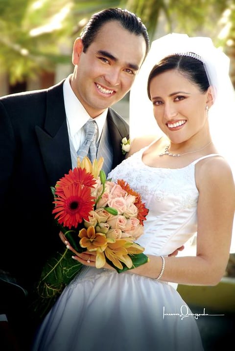 Sr. Rafel Serna Campos y la Srita. Irma Iveth Serna Peña, contrajeron matrimonio el pasado nueve de julio en la parroquia de la Inmaculada Concepción.