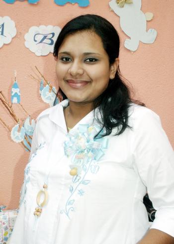 Blanca Nayeli Cruz de Ortega, captada en la fiesta de canastilla que le ofrecieron por el futuro nacimiento de su bebé