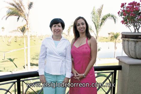 FELICES EN SU FESTEJO
Bertha Bello y Diana de Gavela