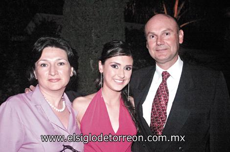 ELEGANTES XV AÑOS  Lourdes Sepúlveda, Gaby Treviño y Fernando Treviño