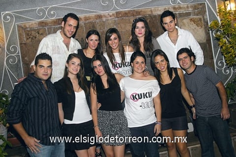 09102009 11 se despide
 Ana Lucía Diez reunió a sus amigos para decir adiós, ya que radicará  en España. 22 covadonga
 Laguneros se dieron cita para disfrutar de la tradicional  fiesta española. 26 atletismo
 Ya se encuentran listos los competidores de la carrera 10K, que será este domingo.