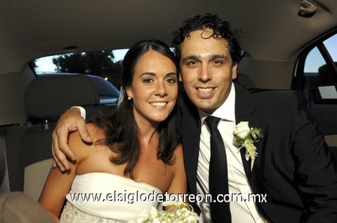 09102009 María José Montes Martínez y Salvador Barba Martínez, contrajeron nupcias el siete de agosto del presente año.