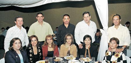 Crisanta de Roel, Dora de Martínez, Lucía de Ramos, Cristina de Wong, Verónica de Arias, Minita de Nahle, Javier Roel, Gilberto Martínez, Miguel Wong Eduardo Arias y Roberto Nahle.