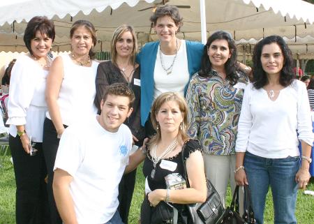 Luzma Guerrero De Herrera, Pilra de Cobo, Amparín de Ecosuela, Mecedes Medina de Madero, Tatiana de Barraza, Mónica de Acosta, Pepe Ganem y Marha Guerrero de Ganem.