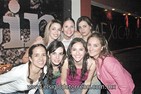 Lupita Arzos, Karla Villa, Loretta Zabagh, Alejandra Villalobos, Susana Estrada, Marcela Foglio y Xelha Garza