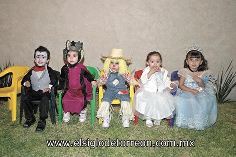 FESTEJO DE NIÑOS
Juan Carlos Issa, Sofía Carmona, Fernanda Issa, Mariana Porragas y Ana Isabel Sada