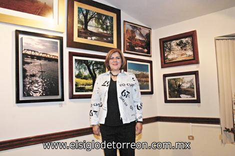 PRESENTAN MAGNÍFICOS CUADROS
Marcela Lozano de Wong